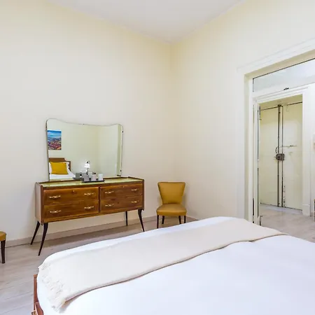 Apartment A Pochi Passi Da Piazza Del Gesu By Wonderful Italy *
