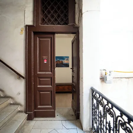 Apartment A Pochi Passi Da Piazza Del Gesu By Wonderful Italy